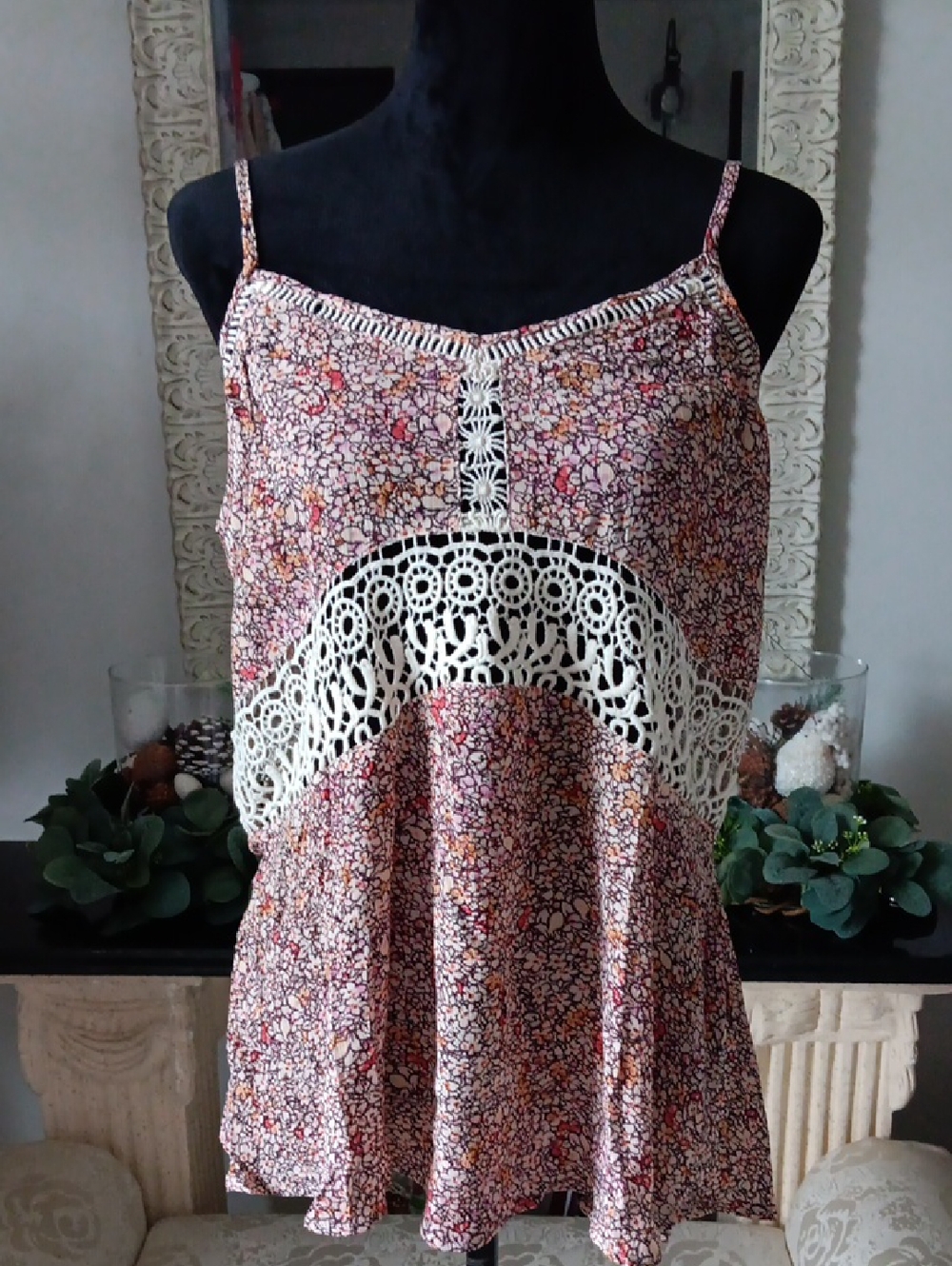 Women’s Floral Spaghetti Strap Tank Top with Lace Detail - Pink